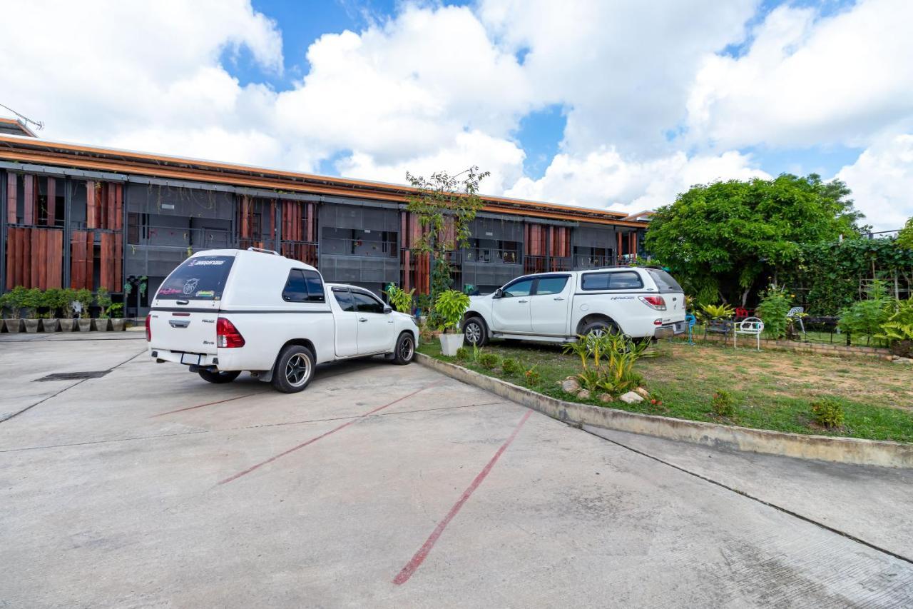 Cs Klongtoey Grand Resort Ban Yep Chaeng Eksteriør billede